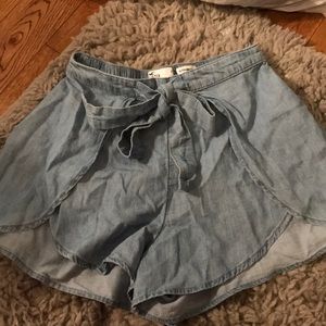 NWOT hollister ultra-high rise flowy shorts